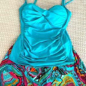 New without tags sunsets tankini skirt and top